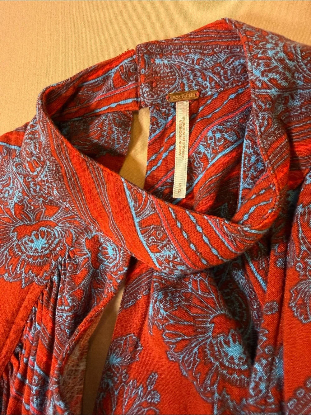 Free People Walking on a Dream Boho Long Sleeve Keyhole Tunic, size Small.